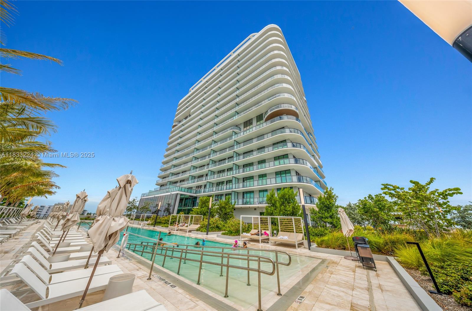 580 72th #910 Miami Beach, FL 31441