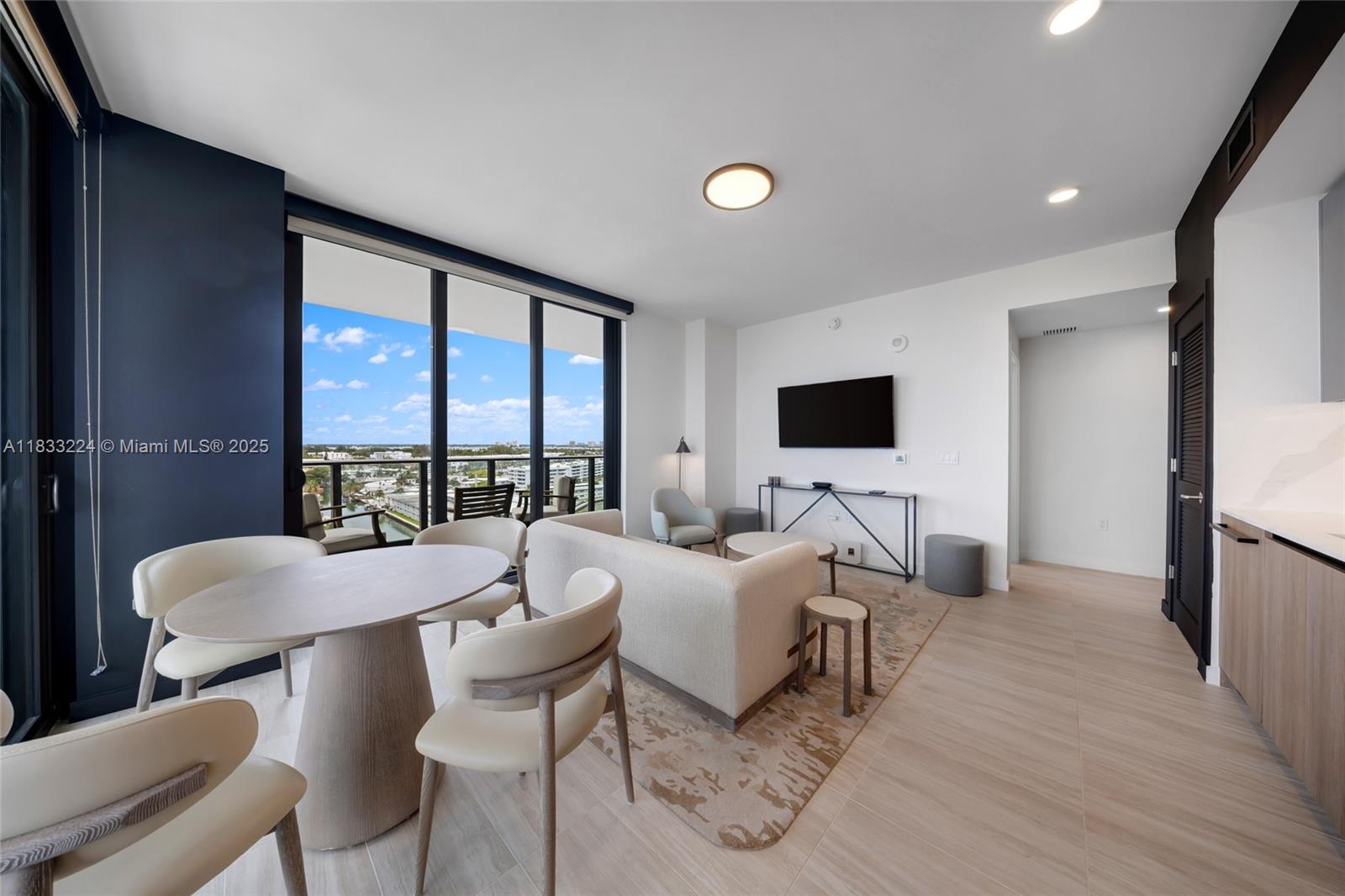 580 72th #910 Miami Beach, FL 31441