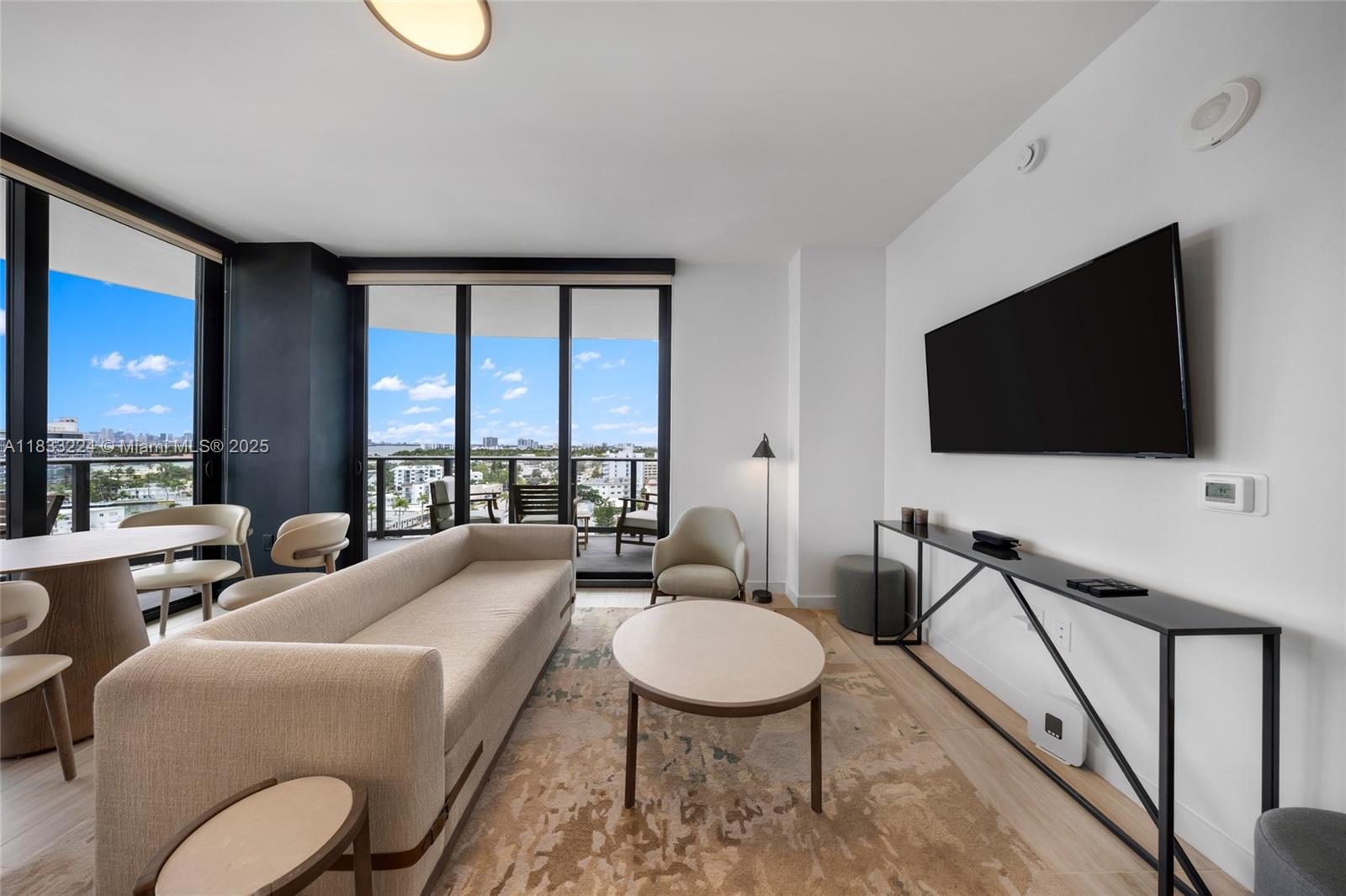 580 72th #910 Miami Beach, FL 31441