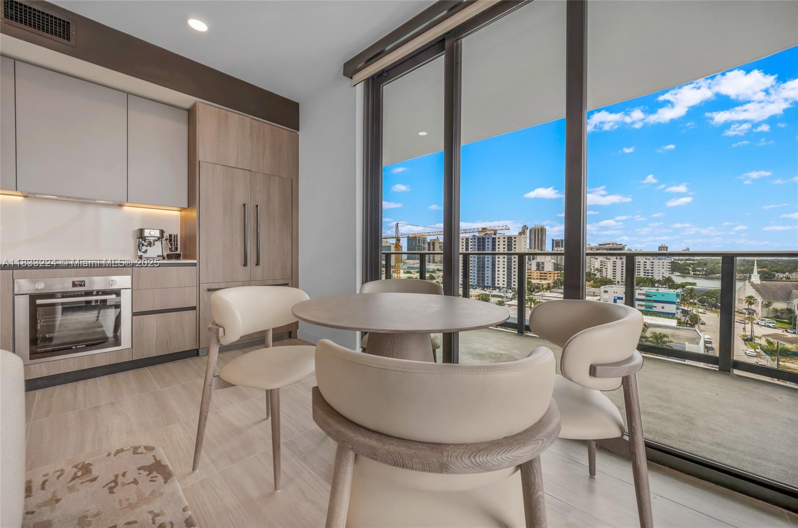 580 72th #910 Miami Beach, FL 31441