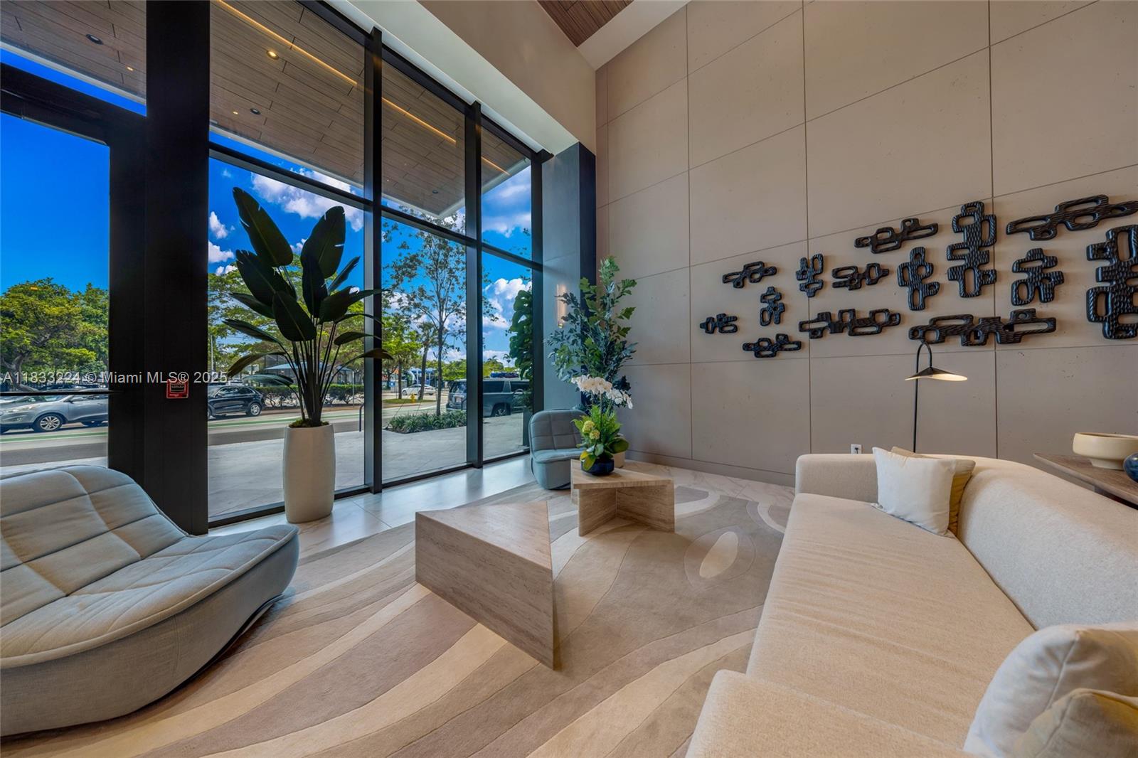 580 72th #910 Miami Beach, FL 31441