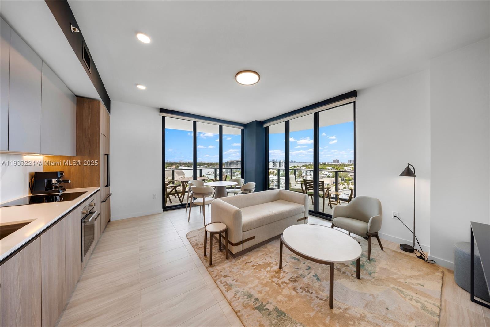 580 72th #910 Miami Beach, FL 31441