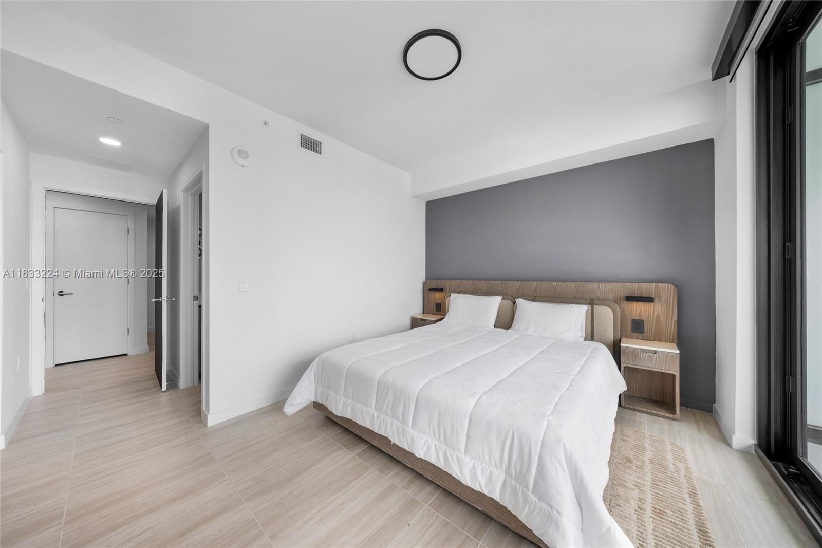 580 72th #910 Miami Beach, FL 31441