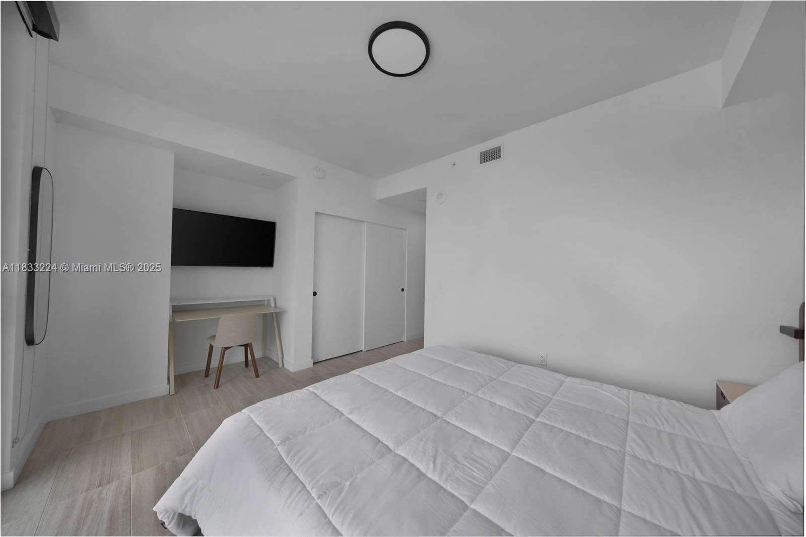 580 72th #910 Miami Beach, FL 31441