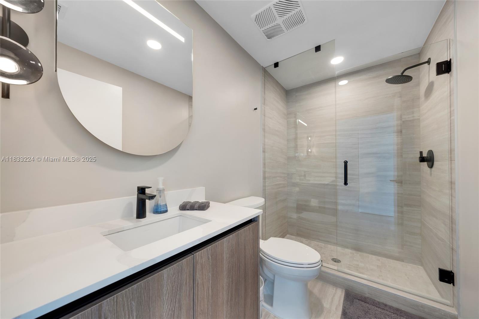 580 72th #910 Miami Beach, FL 31441