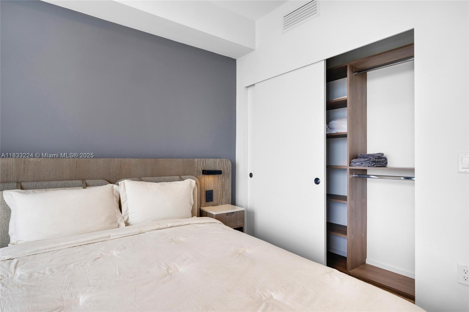 580 72th #910 Miami Beach, FL 31441