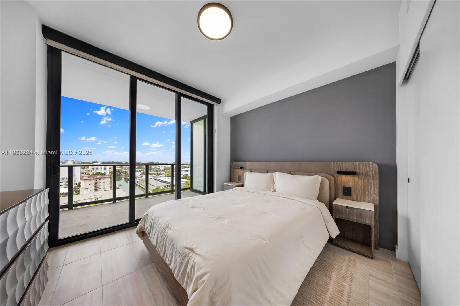 580 72th #910 Miami Beach, FL 31441