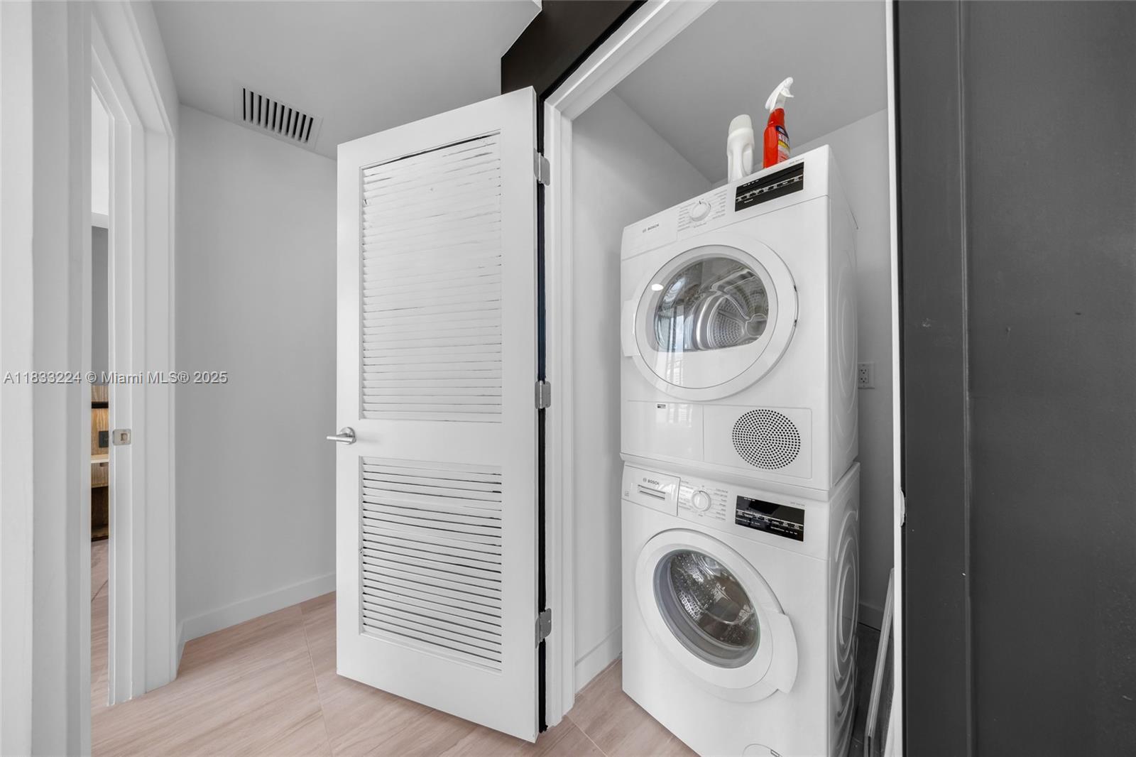 580 72th #910 Miami Beach, FL 31441