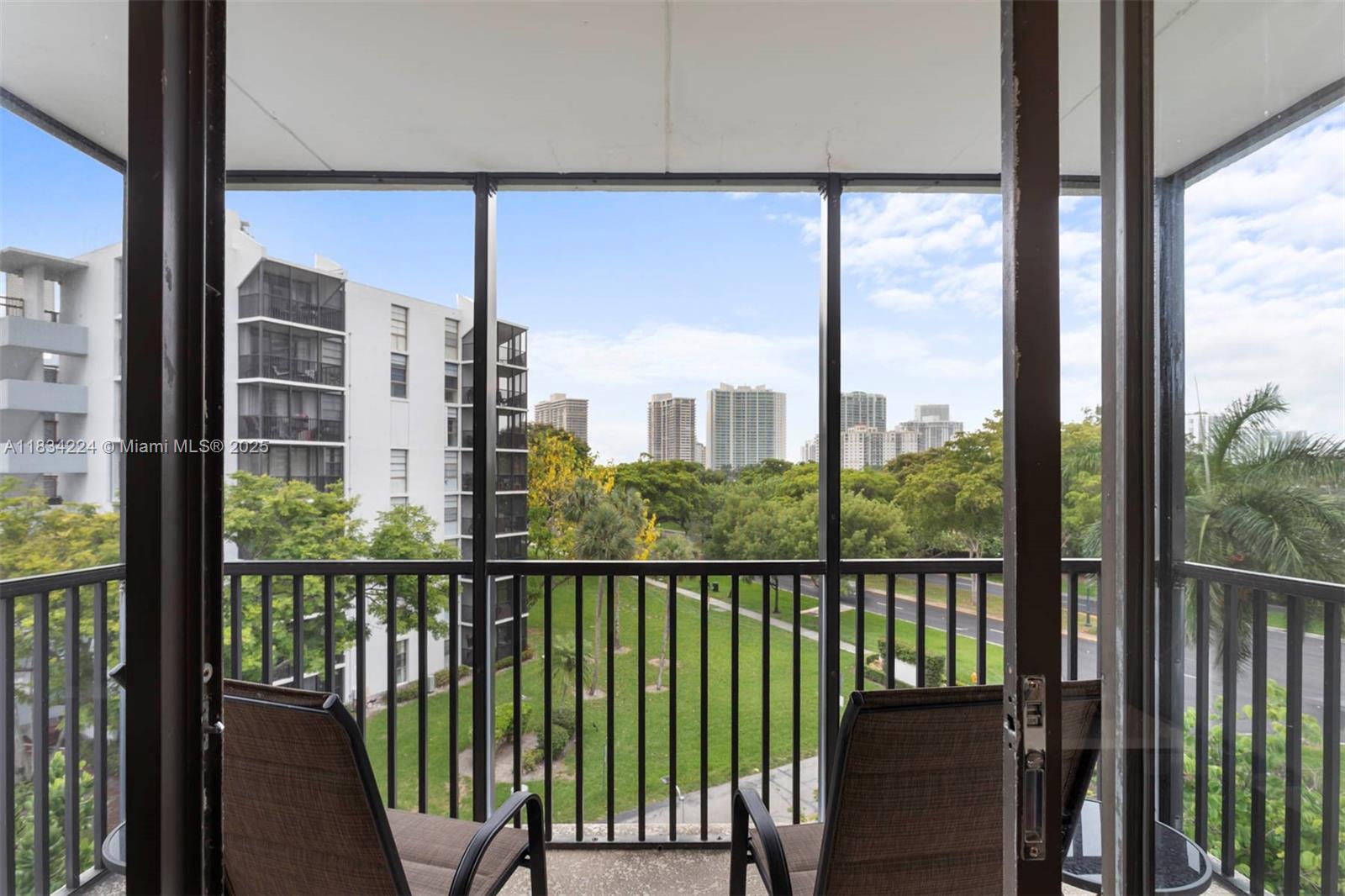 3401 N Country Clb Dr #519