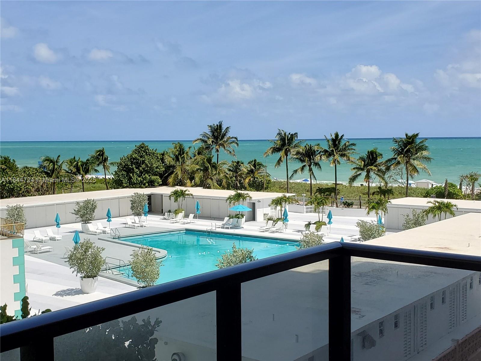 5225 Collins Ave #510