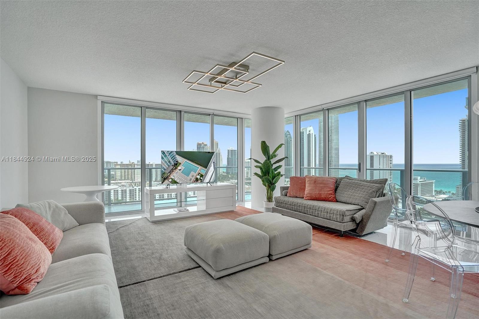 image Parque Towers Condo9