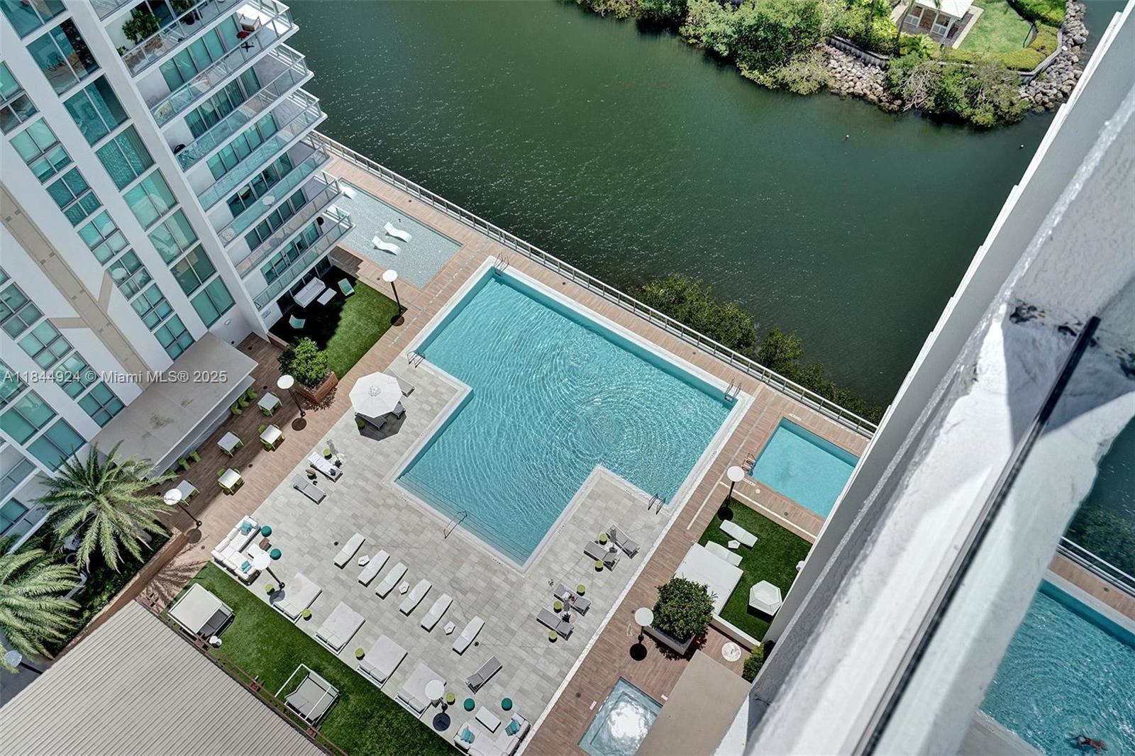 image Parque Towers Condo10