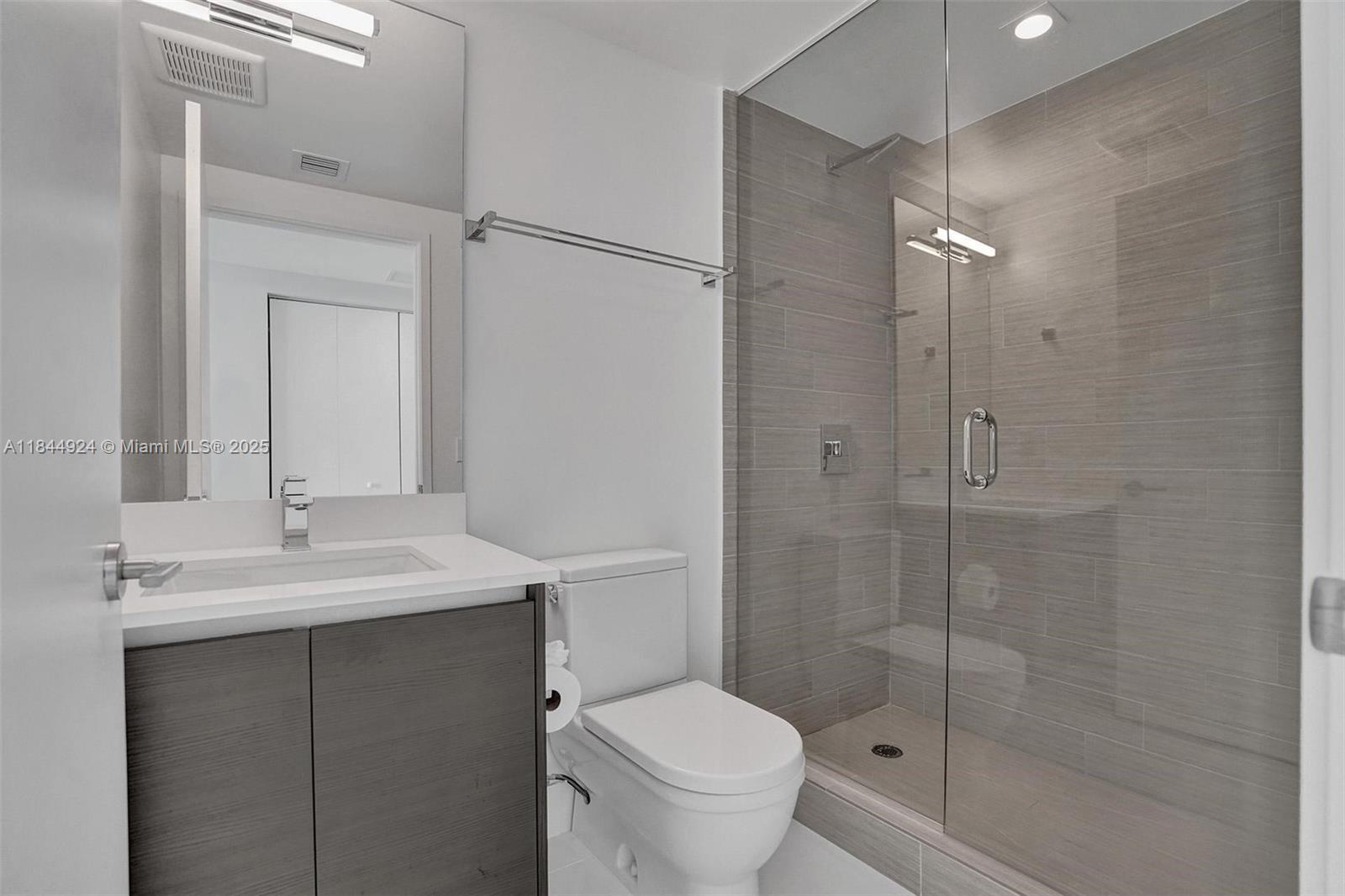 image Parque Towers Condo14