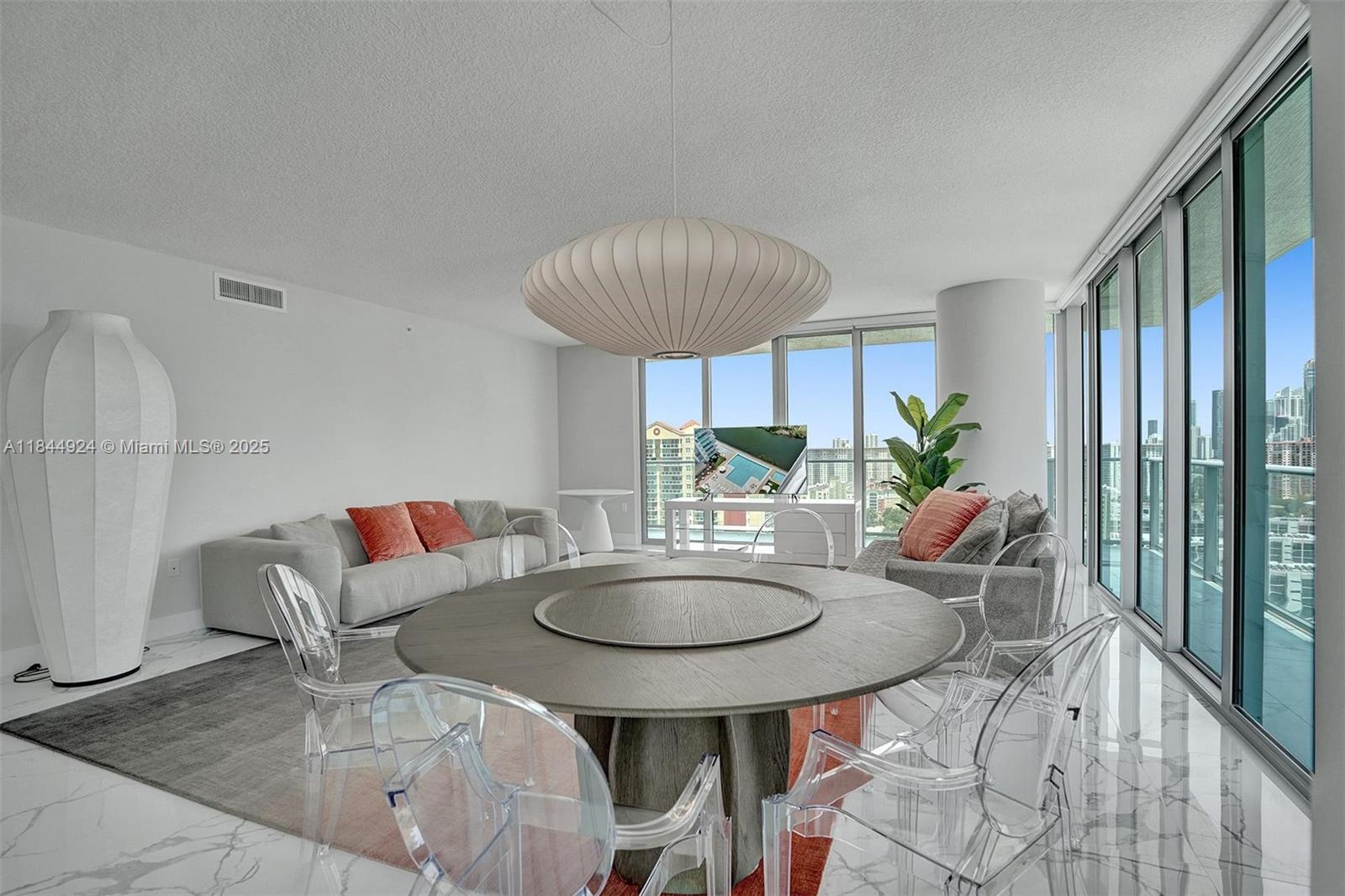 image Parque Towers Condo26