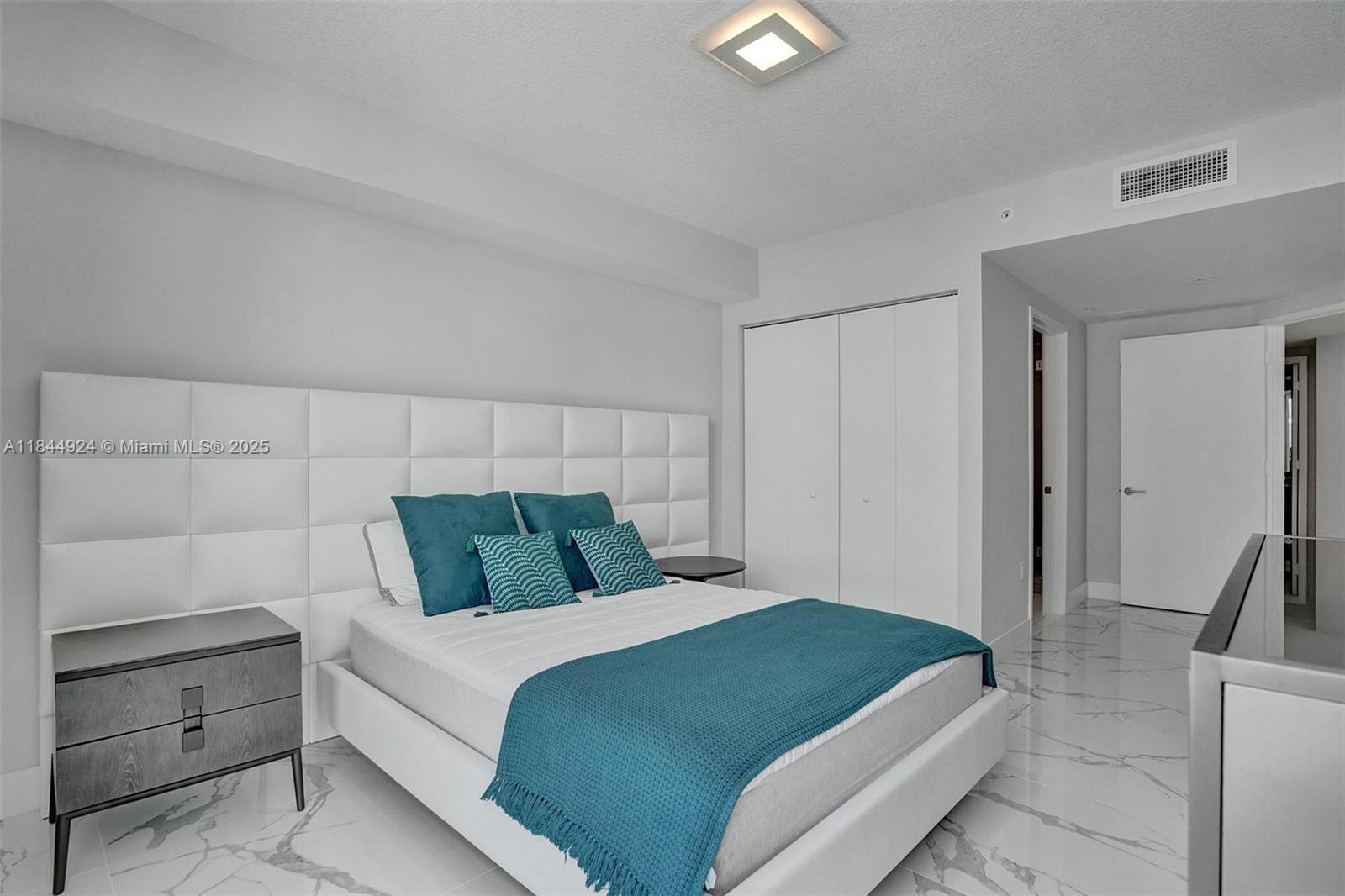 image Parque Towers Condo28