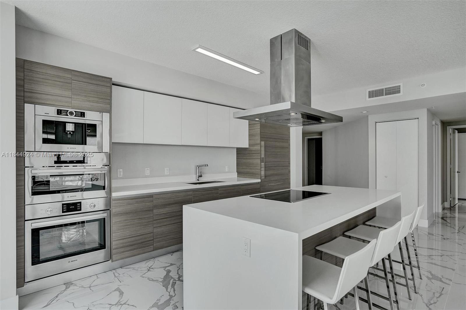 image Parque Towers Condo3