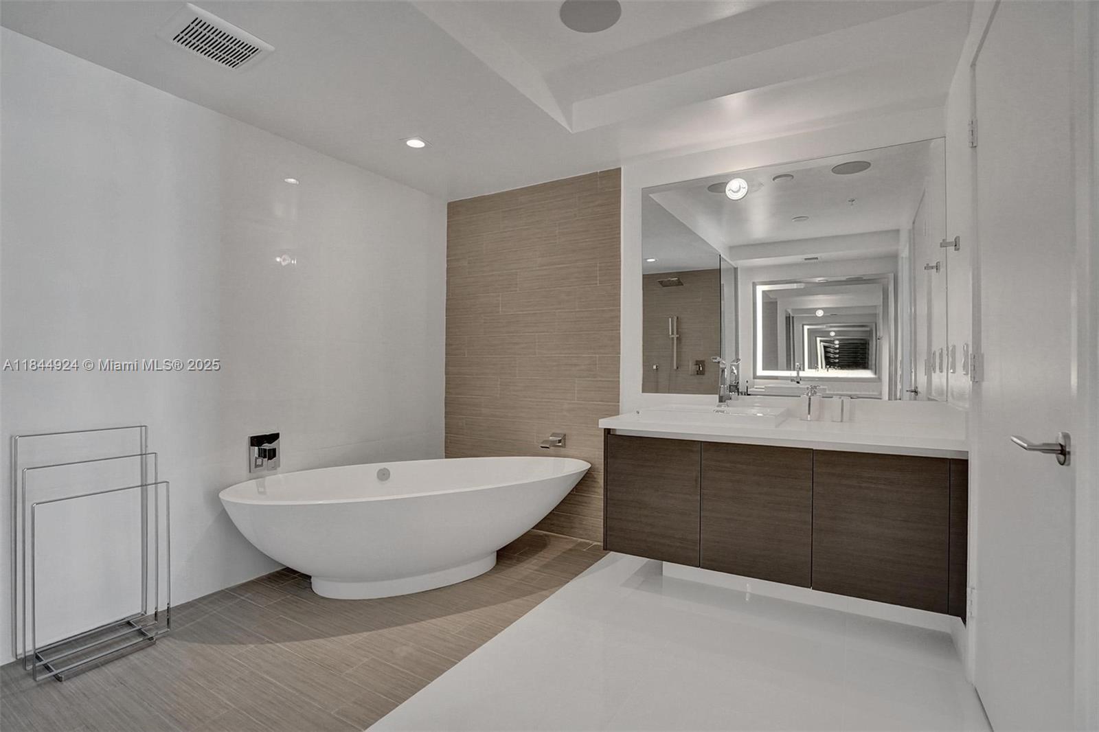 image Parque Towers Condo6