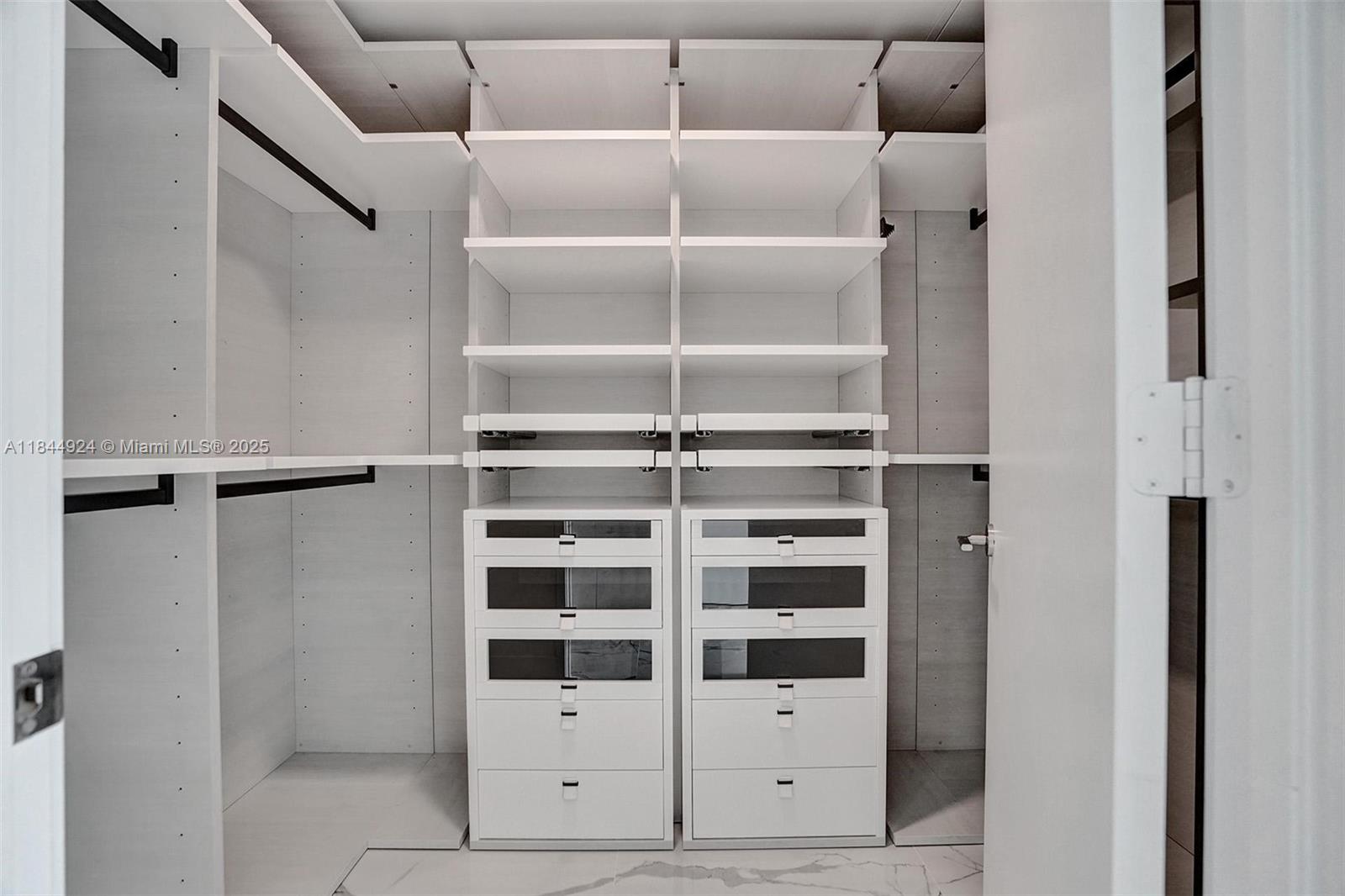 image Parque Towers Condo7