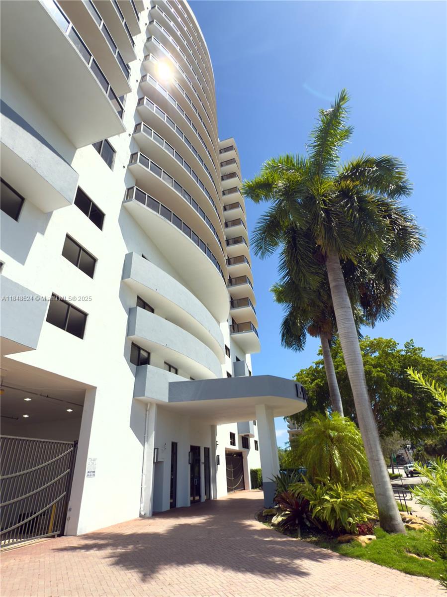 2301 SW 27th Ave #806