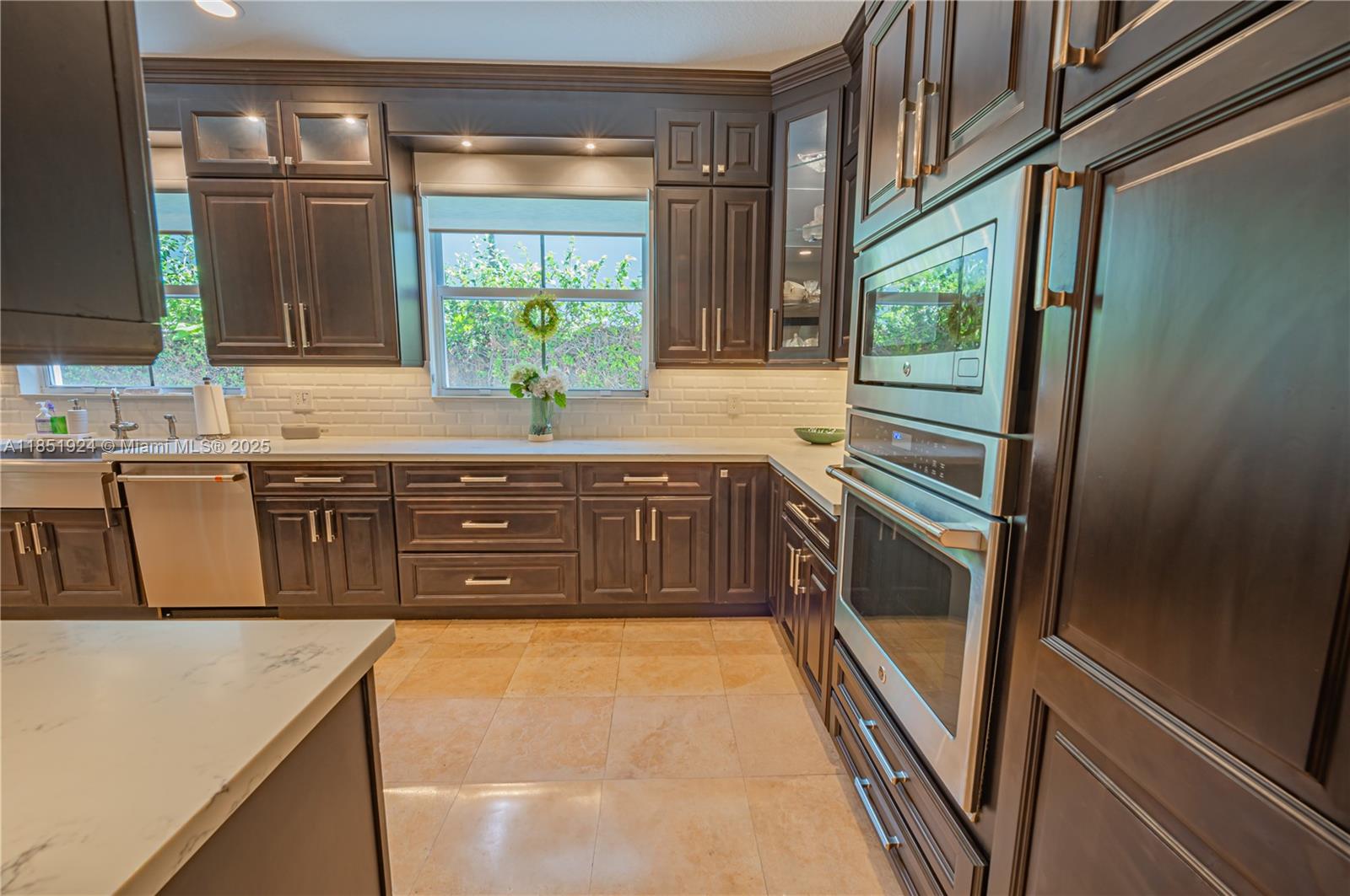 5815 SW 27th St Miami, FL 33155 5815 SW 27th St Miami, FL 33155