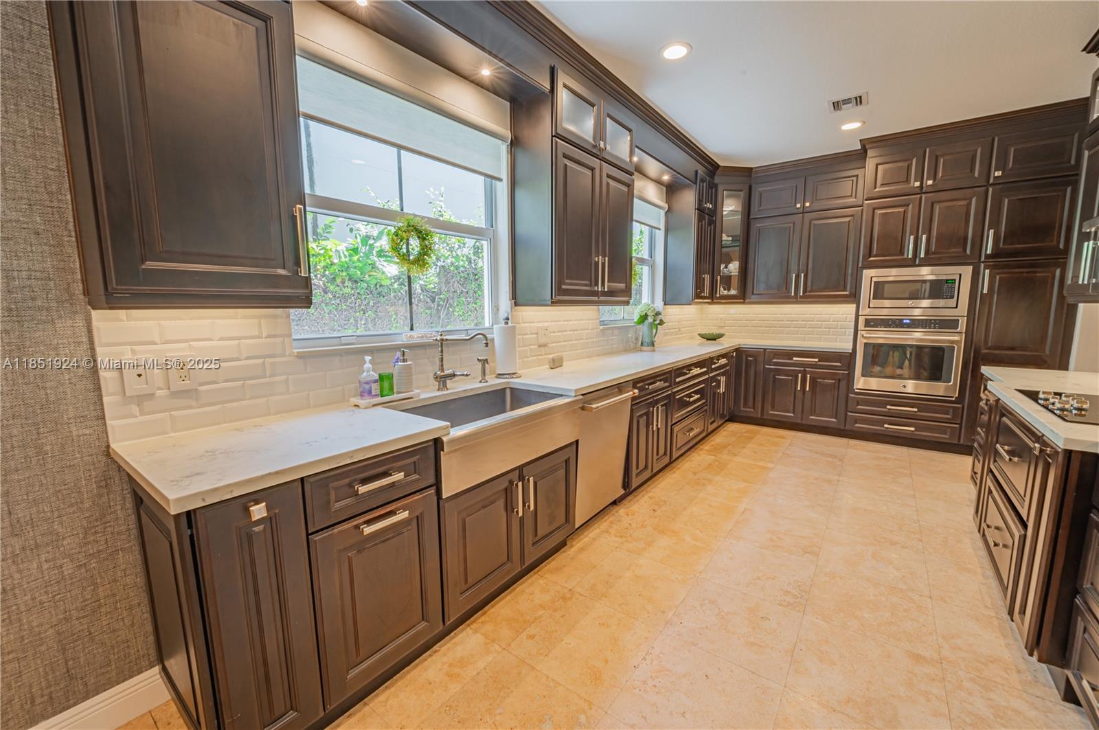 5815 SW 27th St Miami, FL 33155 5815 SW 27th St Miami, FL 33155