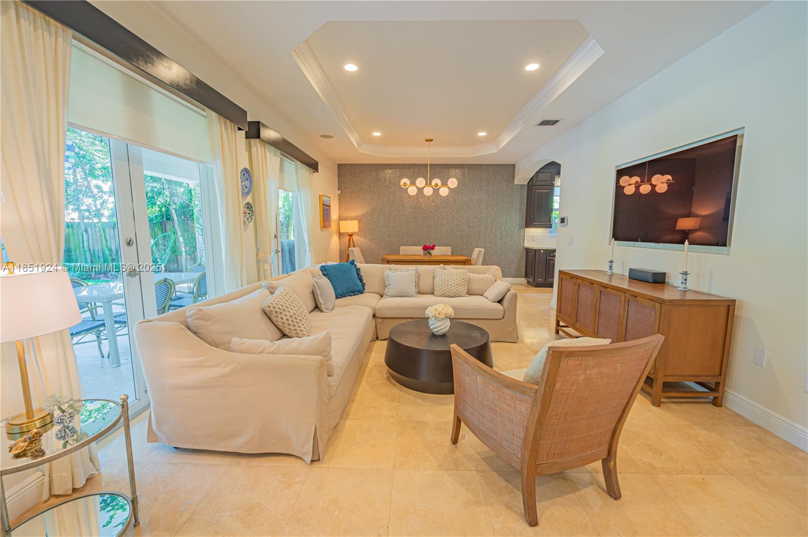 5815 SW 27th St Miami, FL 33155 5815 SW 27th St Miami, FL 33155