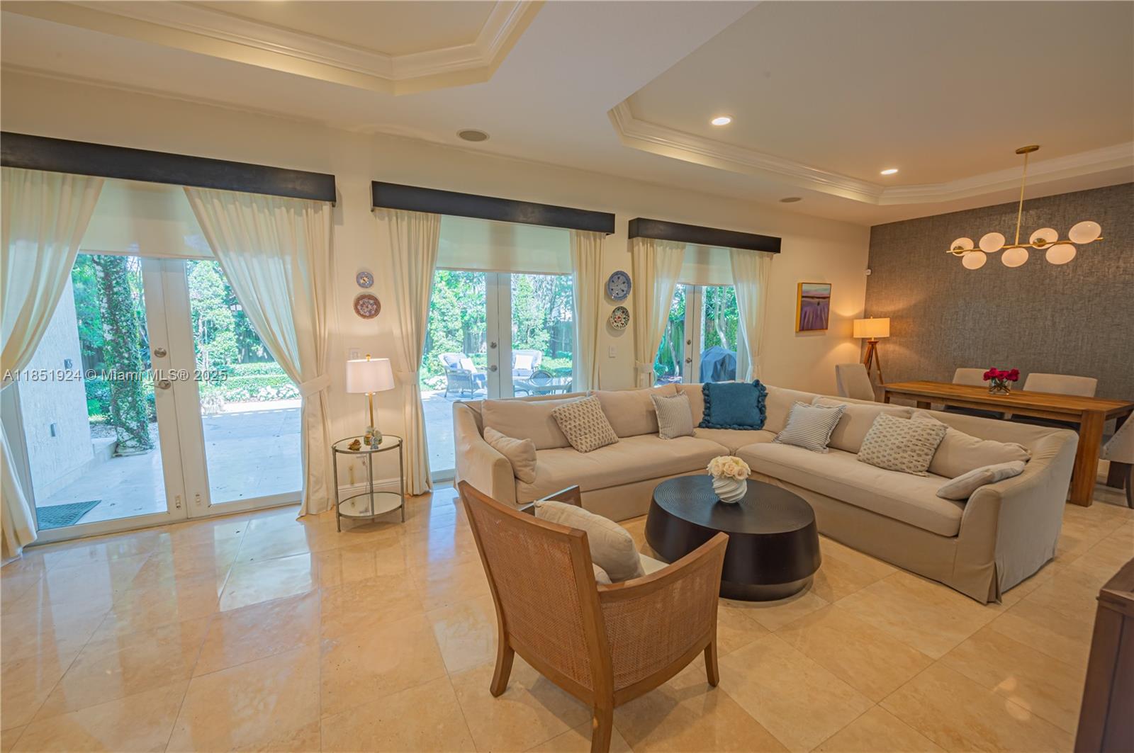 5815 SW 27th St Miami, FL 33155 5815 SW 27th St Miami, FL 33155