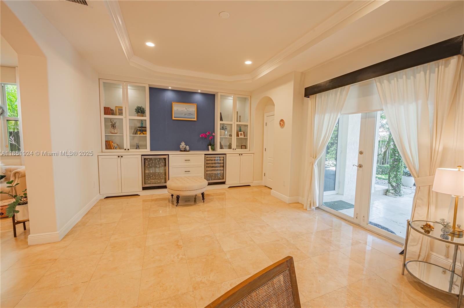 5815 SW 27th St Miami, FL 33155 5815 SW 27th St Miami, FL 33155