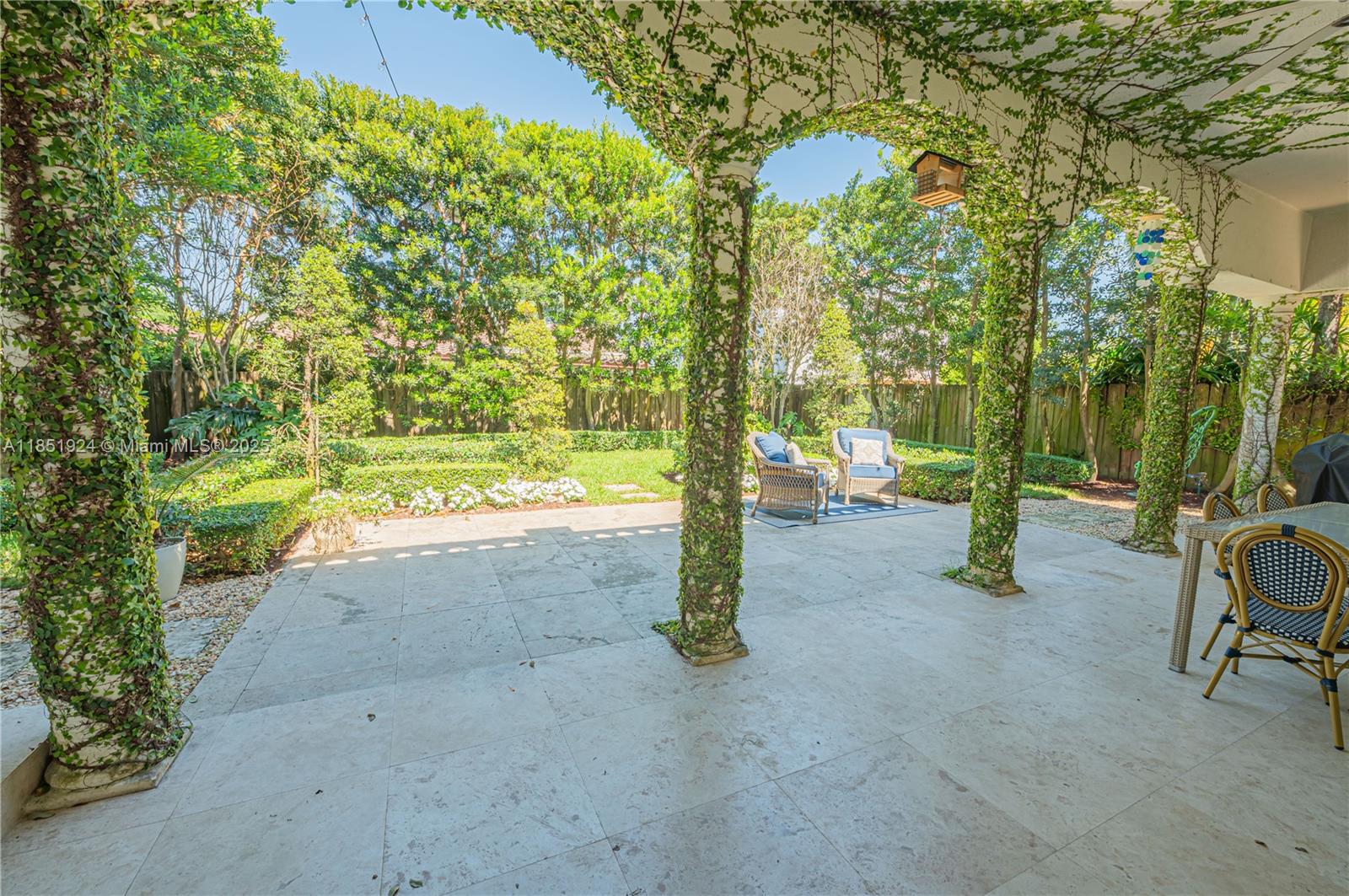5815 SW 27th St Miami, FL 33155 5815 SW 27th St Miami, FL 33155