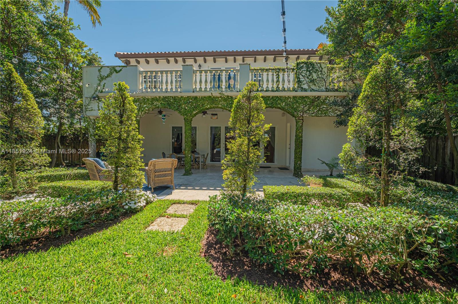 5815 SW 27th St Miami, FL 33155 5815 SW 27th St Miami, FL 33155