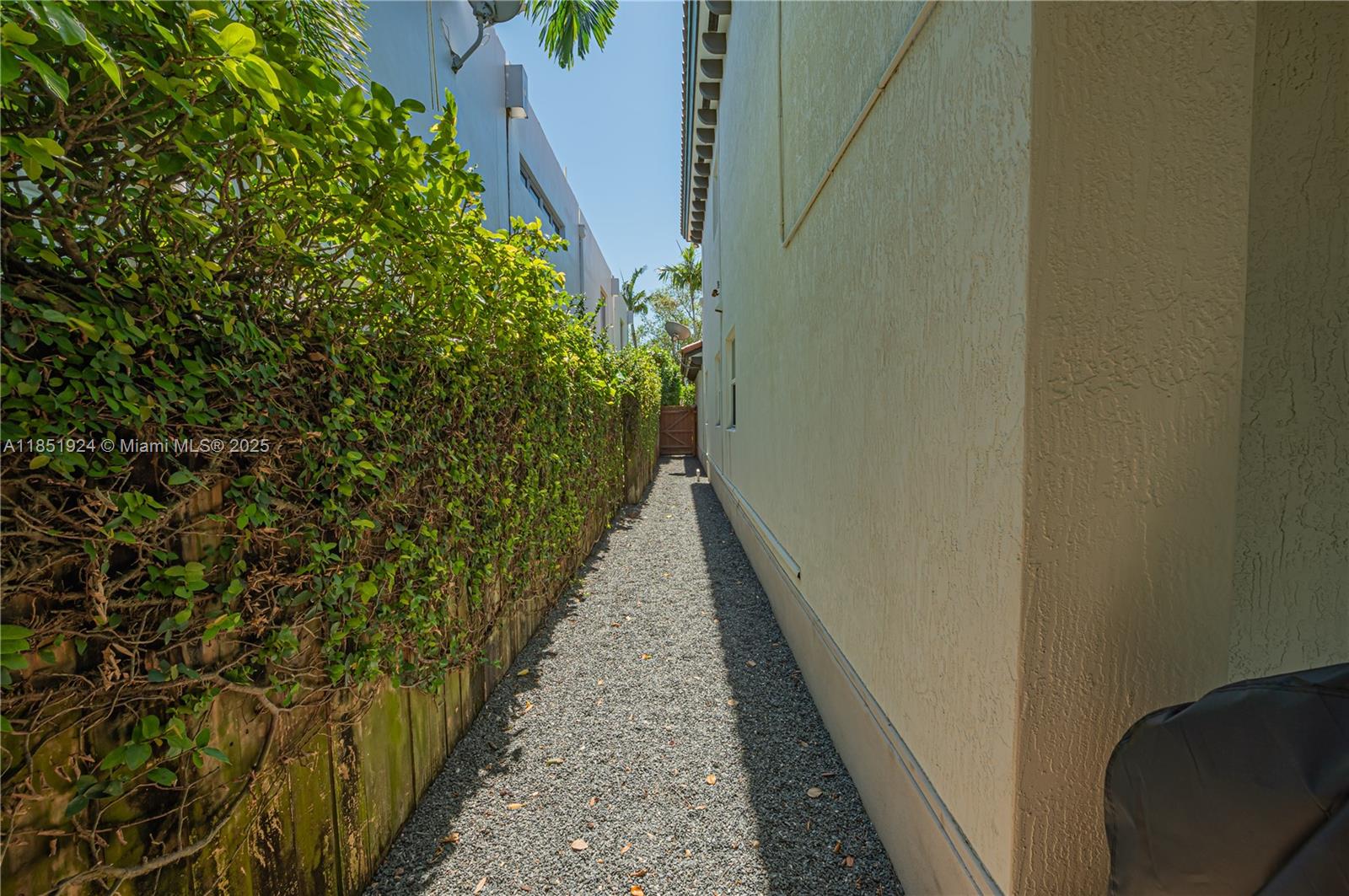 5815 SW 27th St Miami, FL 33155 5815 SW 27th St Miami, FL 33155