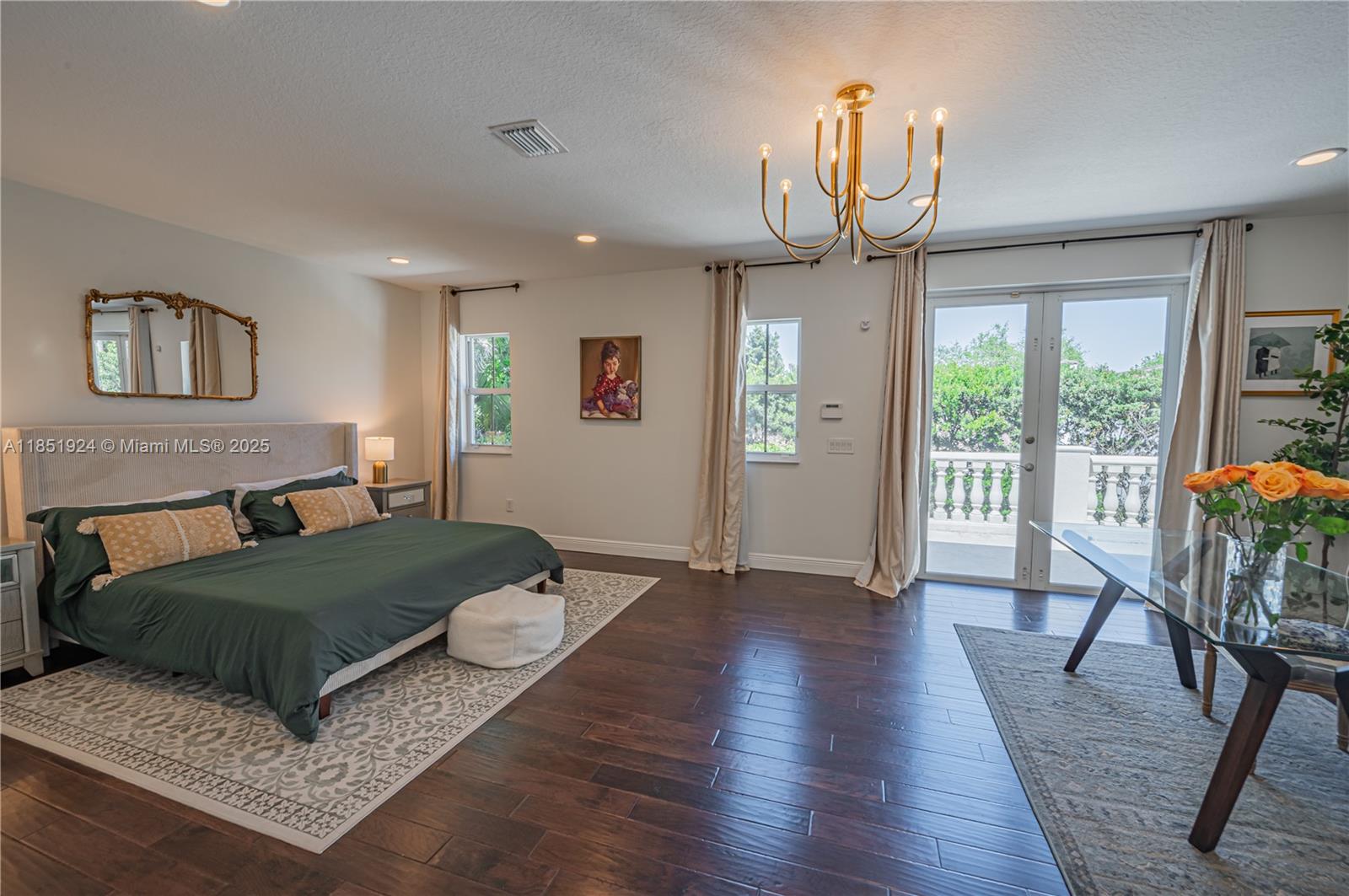 5815 SW 27th St Miami, FL 33155 5815 SW 27th St Miami, FL 33155
