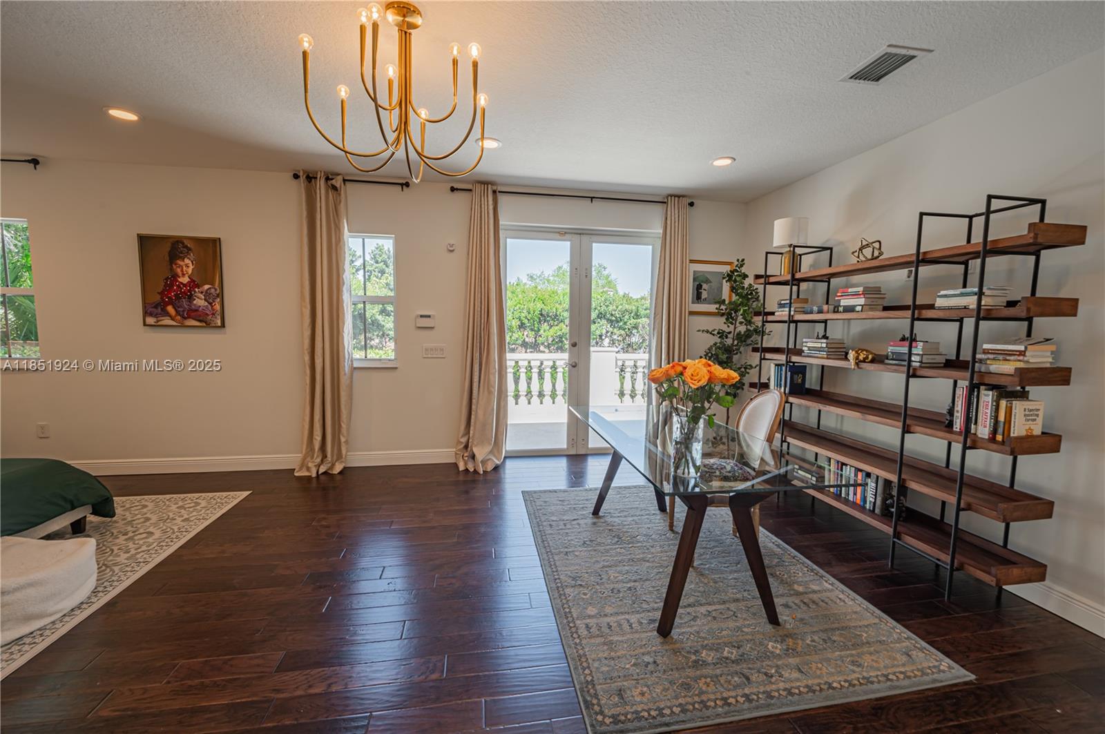 5815 SW 27th St Miami, FL 33155 5815 SW 27th St Miami, FL 33155