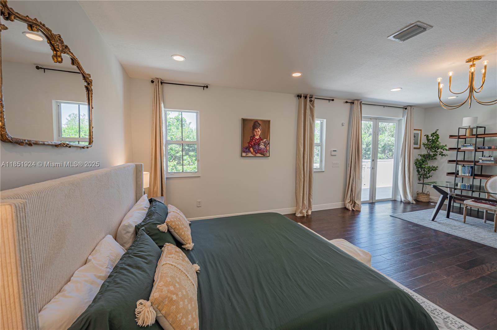 5815 SW 27th St Miami, FL 33155 5815 SW 27th St Miami, FL 33155