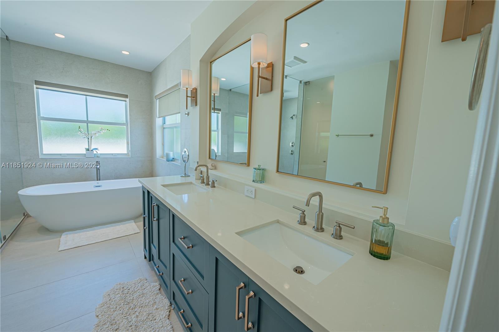 5815 SW 27th St Miami, FL 33155 5815 SW 27th St Miami, FL 33155