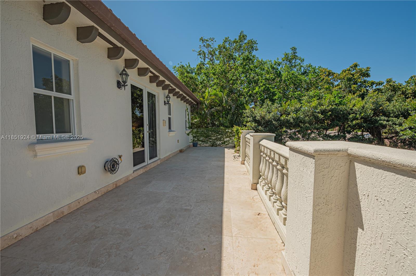 5815 SW 27th St Miami, FL 33155 5815 SW 27th St Miami, FL 33155
