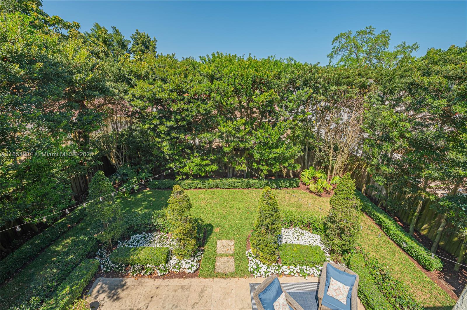 5815 SW 27th St Miami, FL 33155 5815 SW 27th St Miami, FL 33155
