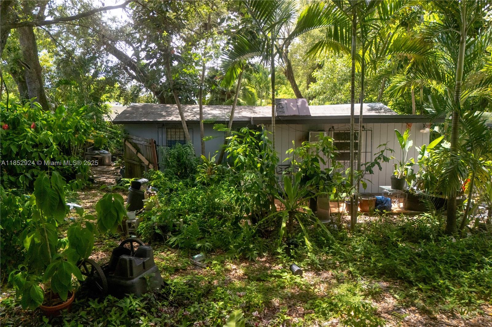 14350 NE 8th Ave North Miami, FL 33161