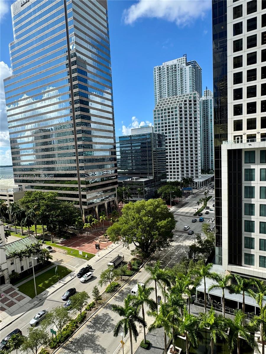 image Brickell East Condo17