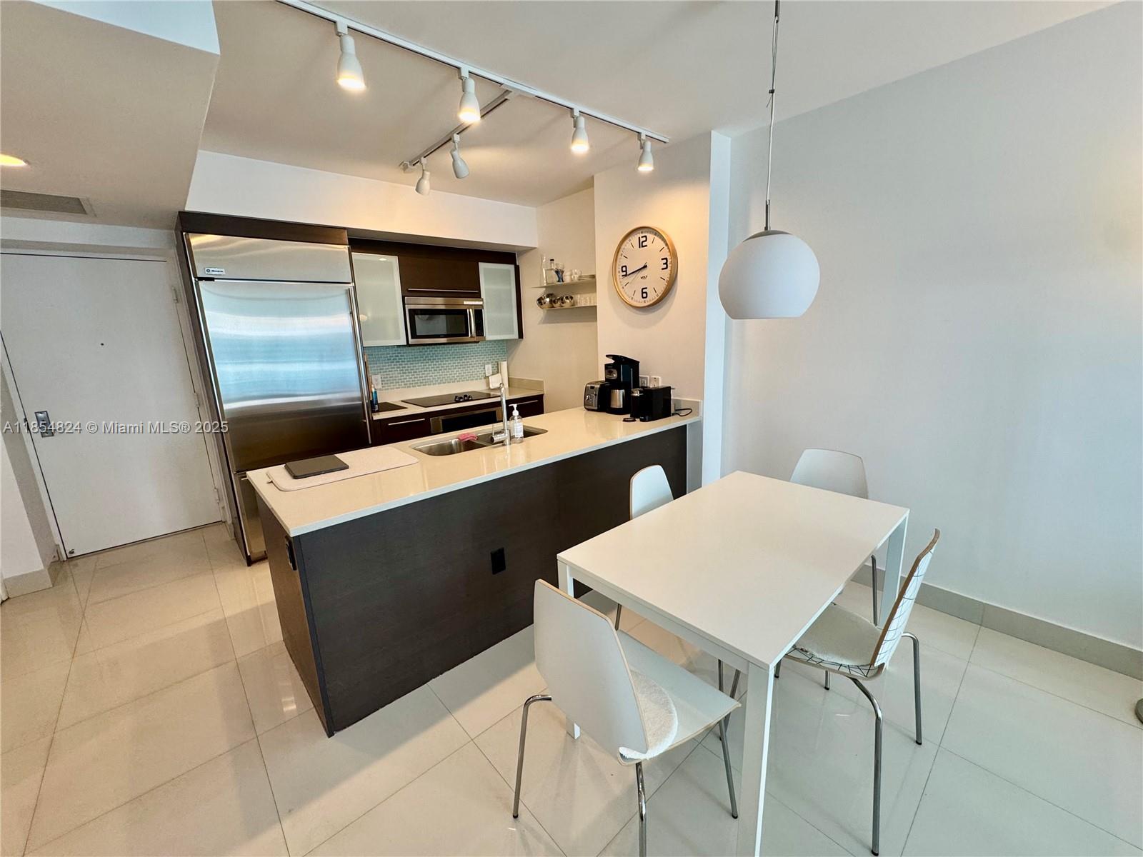 image Brickell East Condo3