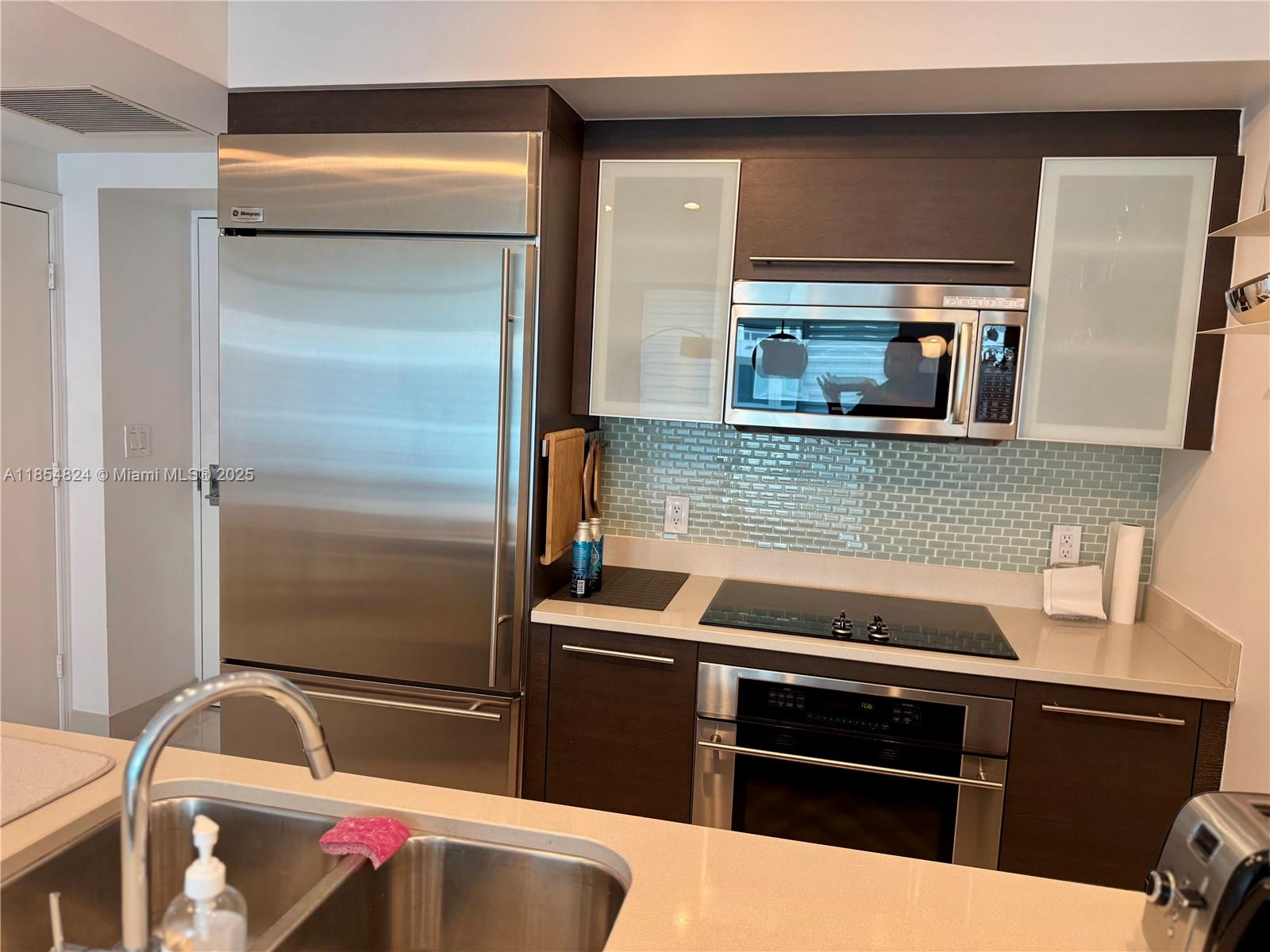 image Brickell East Condo7