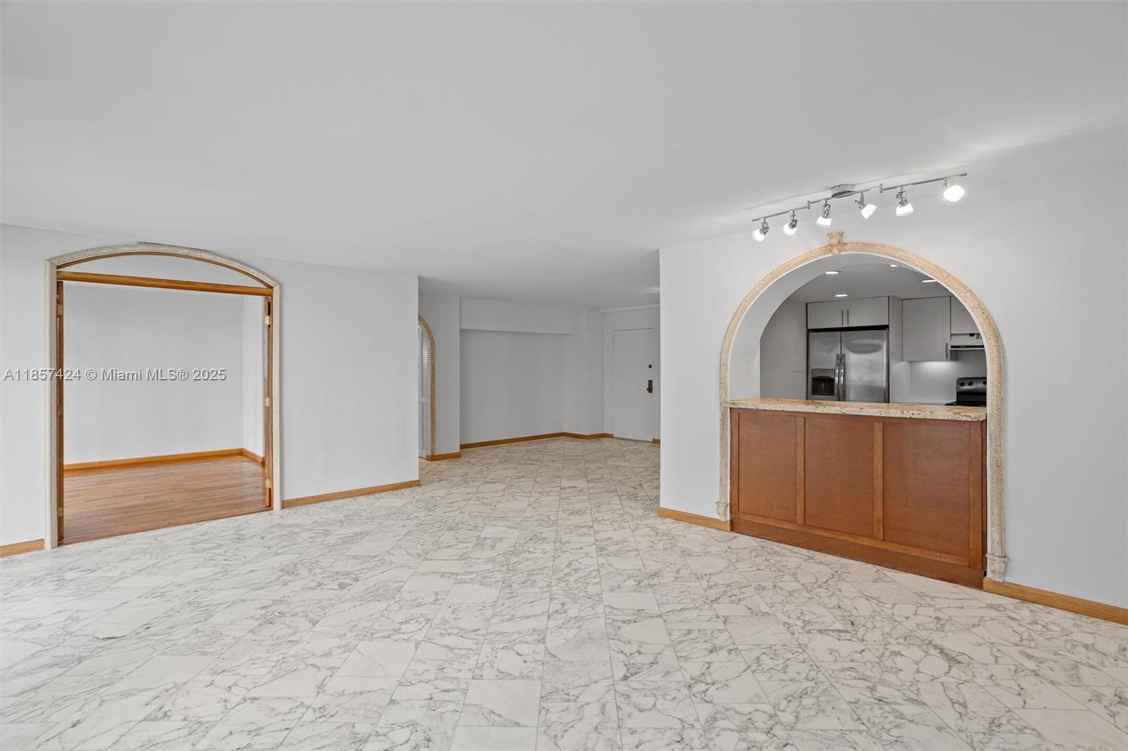 1450 Brickell Bay Dr #515