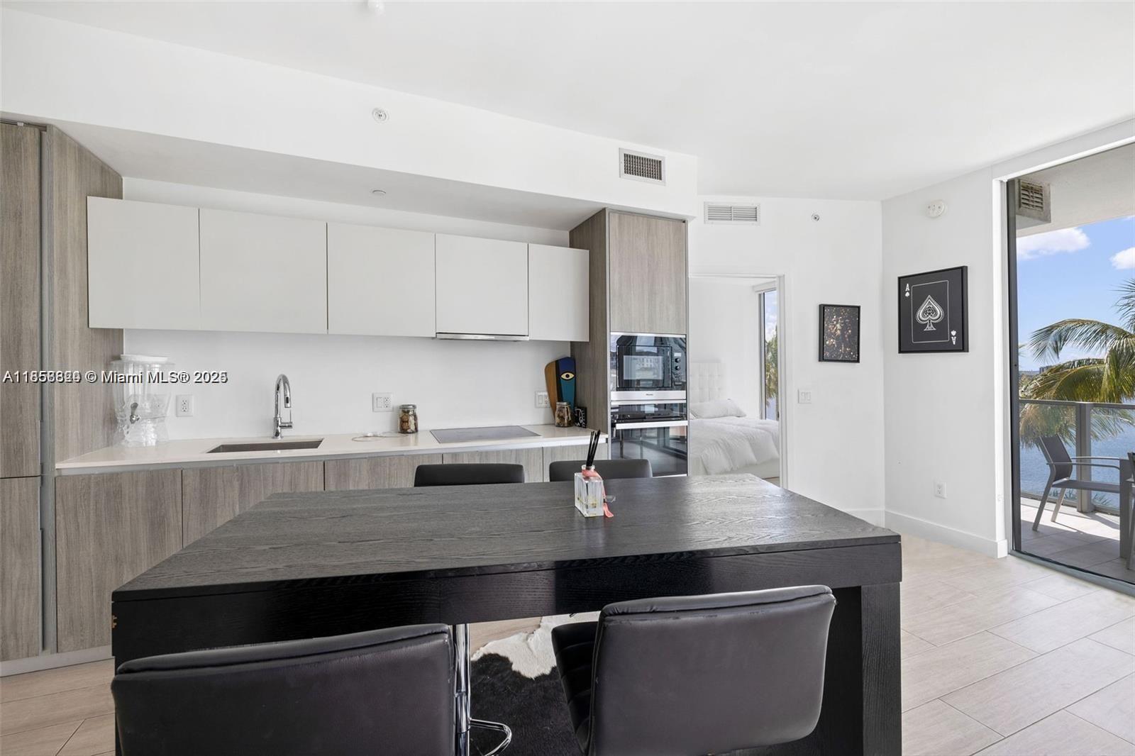 image Biscayne Beach Condo10