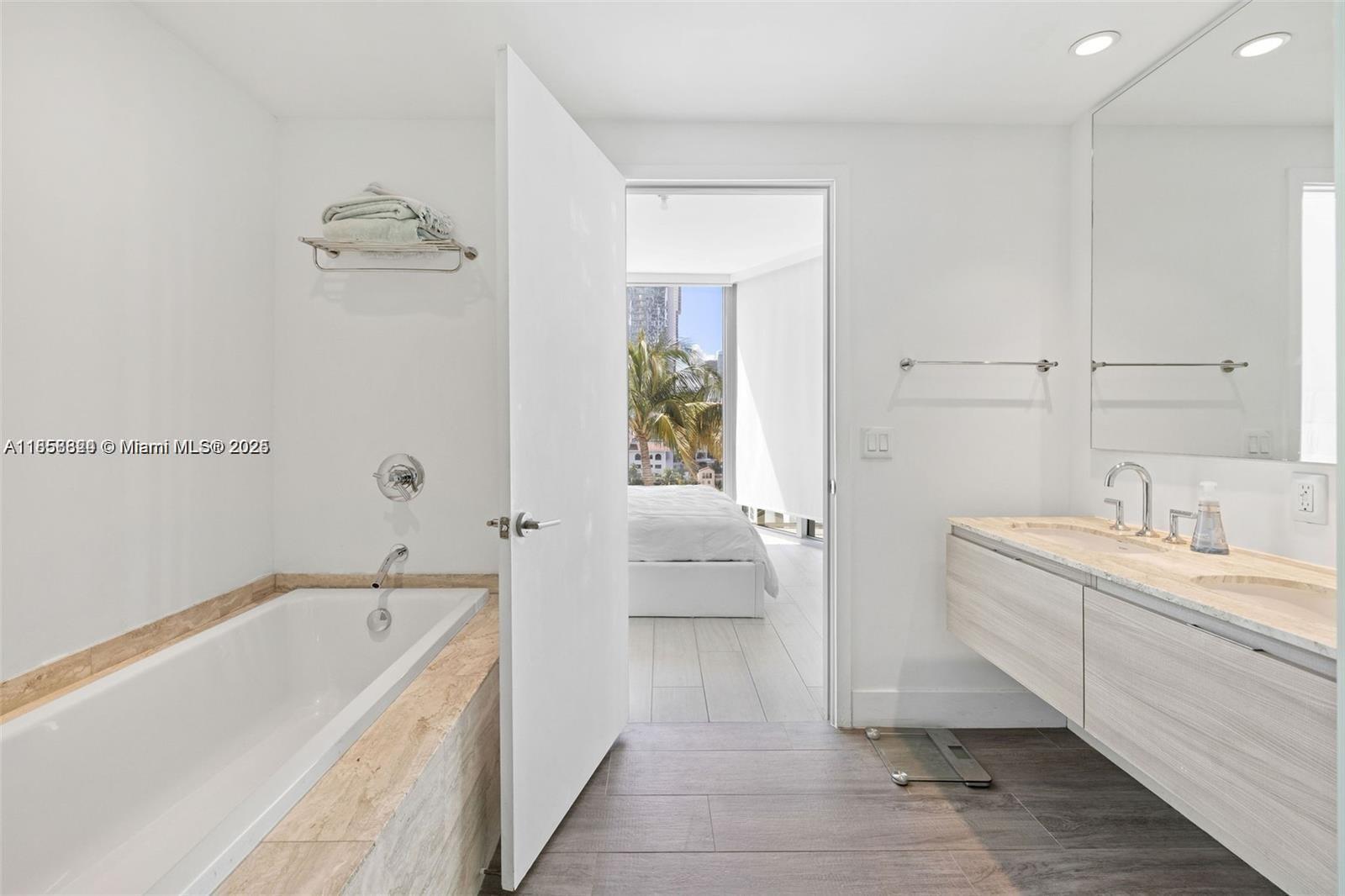 image Biscayne Beach Condo11