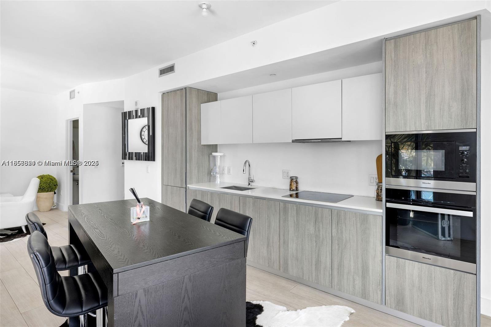 image Biscayne Beach Condo5