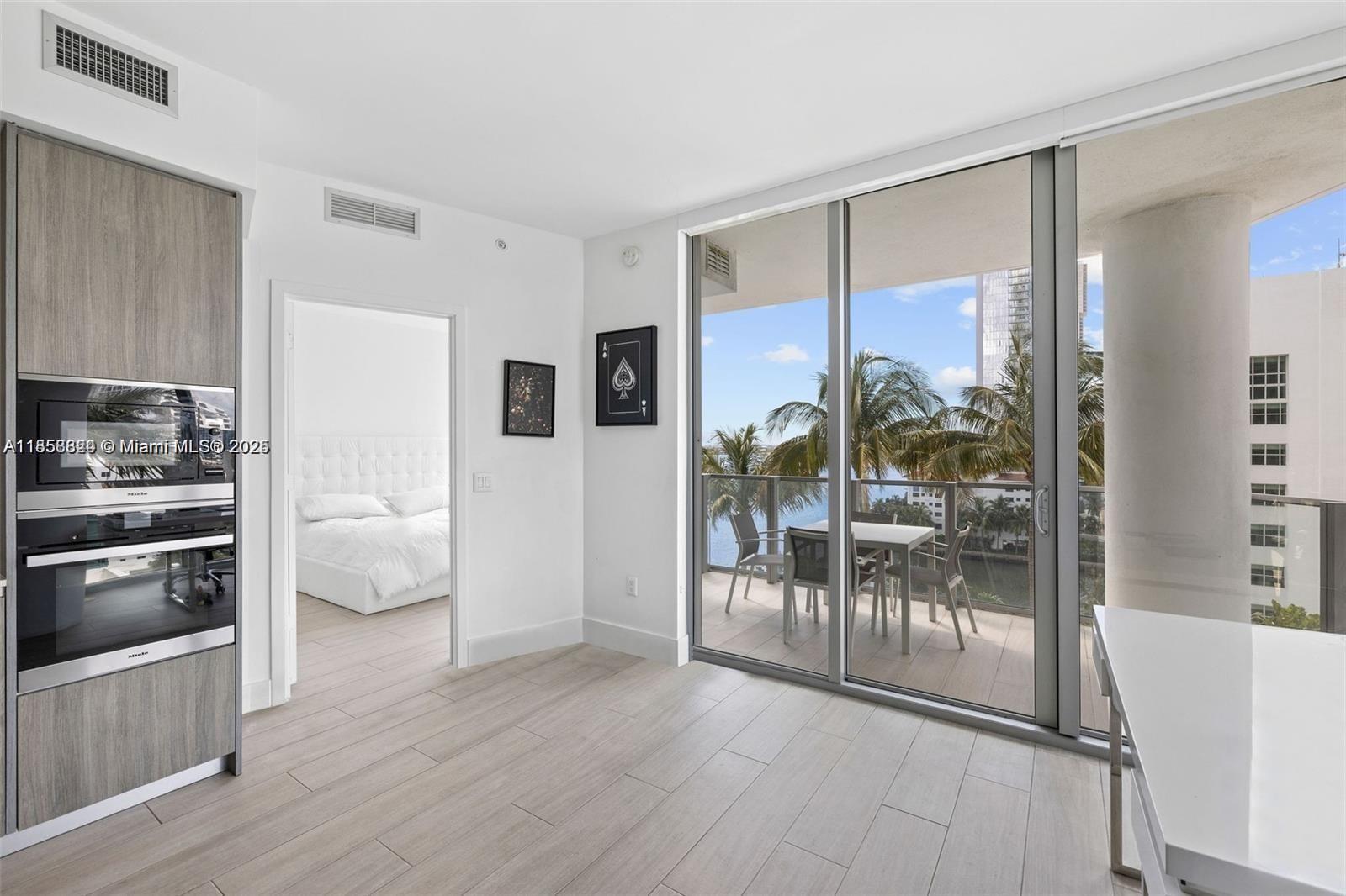 image Biscayne Beach Condo8