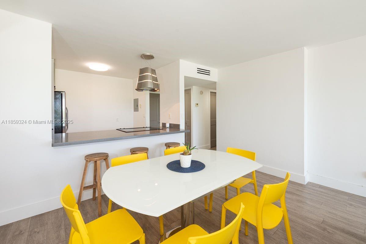 image Arlen House East6