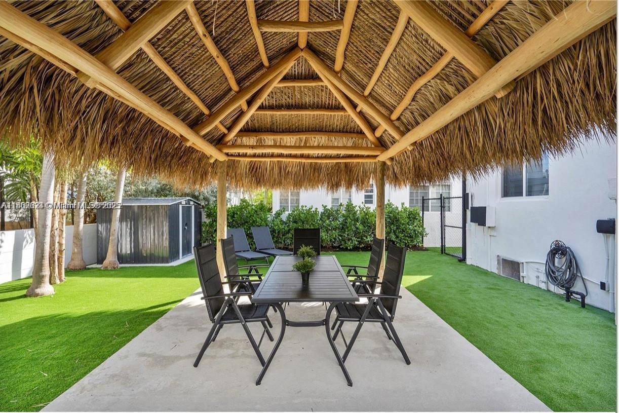 815 W 39th St #1 Miami Beach, FL 33140