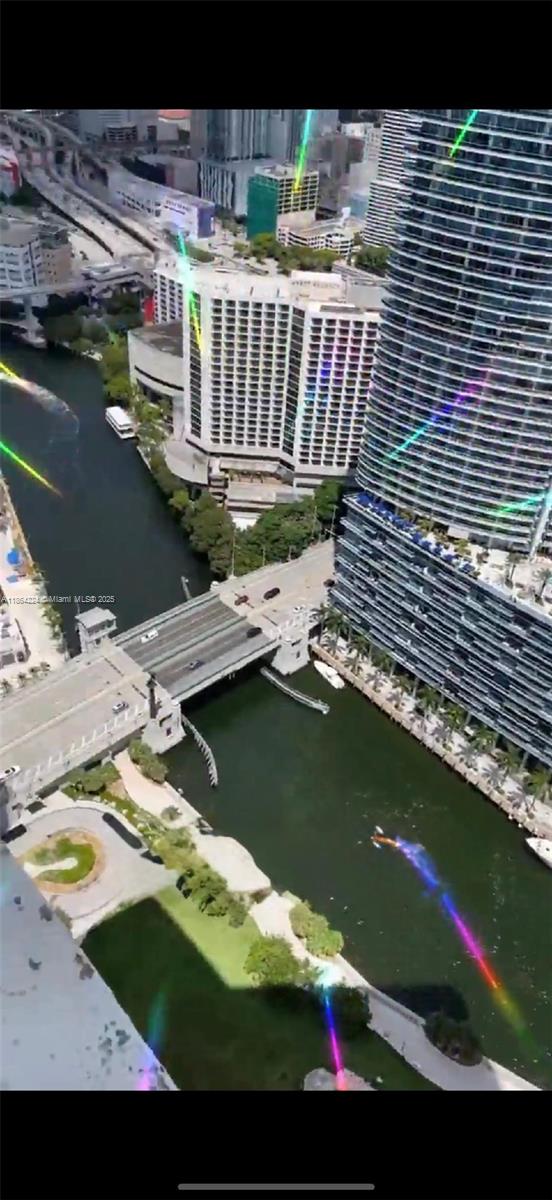 image Icon Brickell Tower I14