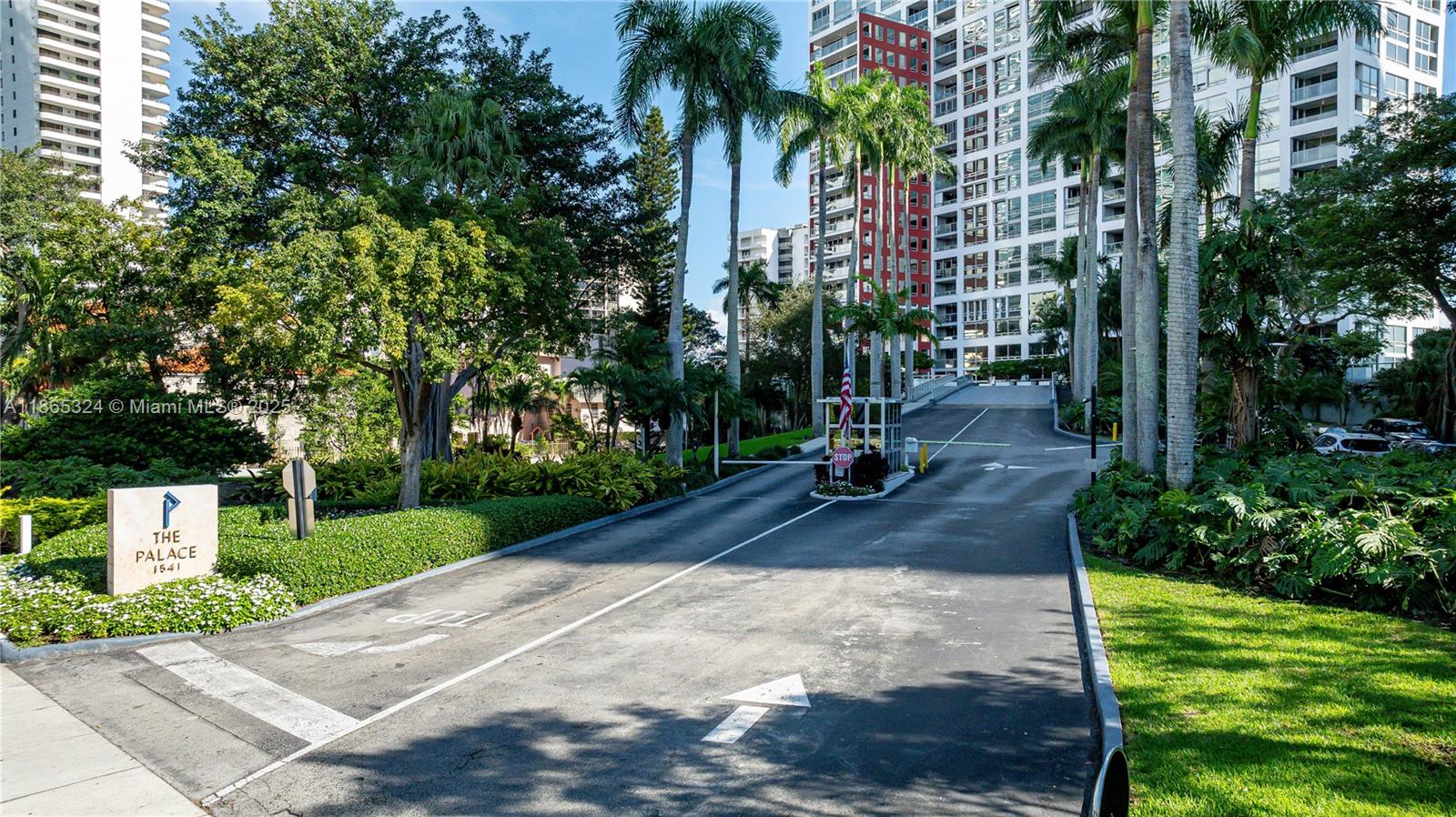 image The Palace Condo11